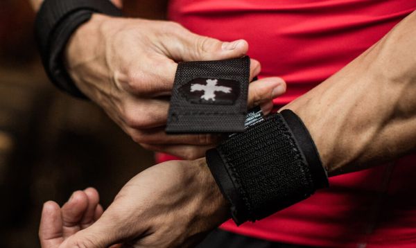HARBINGER 2" ADJUSTABLE WRIST SUPPORTS