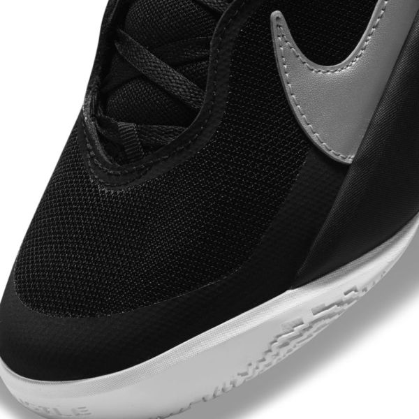 NIKE KIDS TEAM HUSTLE D 10 BASKETBALL